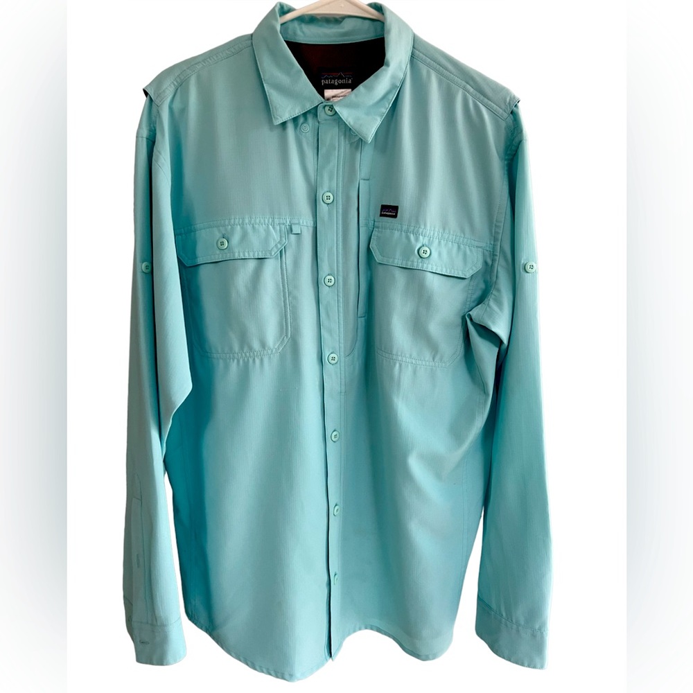 versatile shirt made of lightweight, fast-drying 100% recycled polyester 50+ UPF